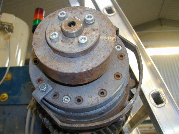 p2281586.jpg (74984 bytes)