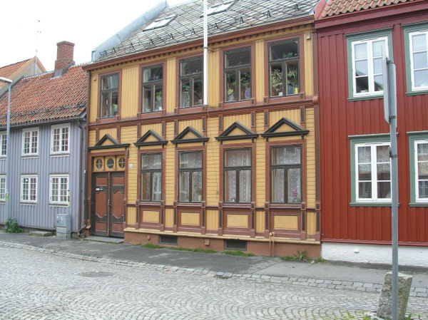 PA020630.JPG (80892 bytes)